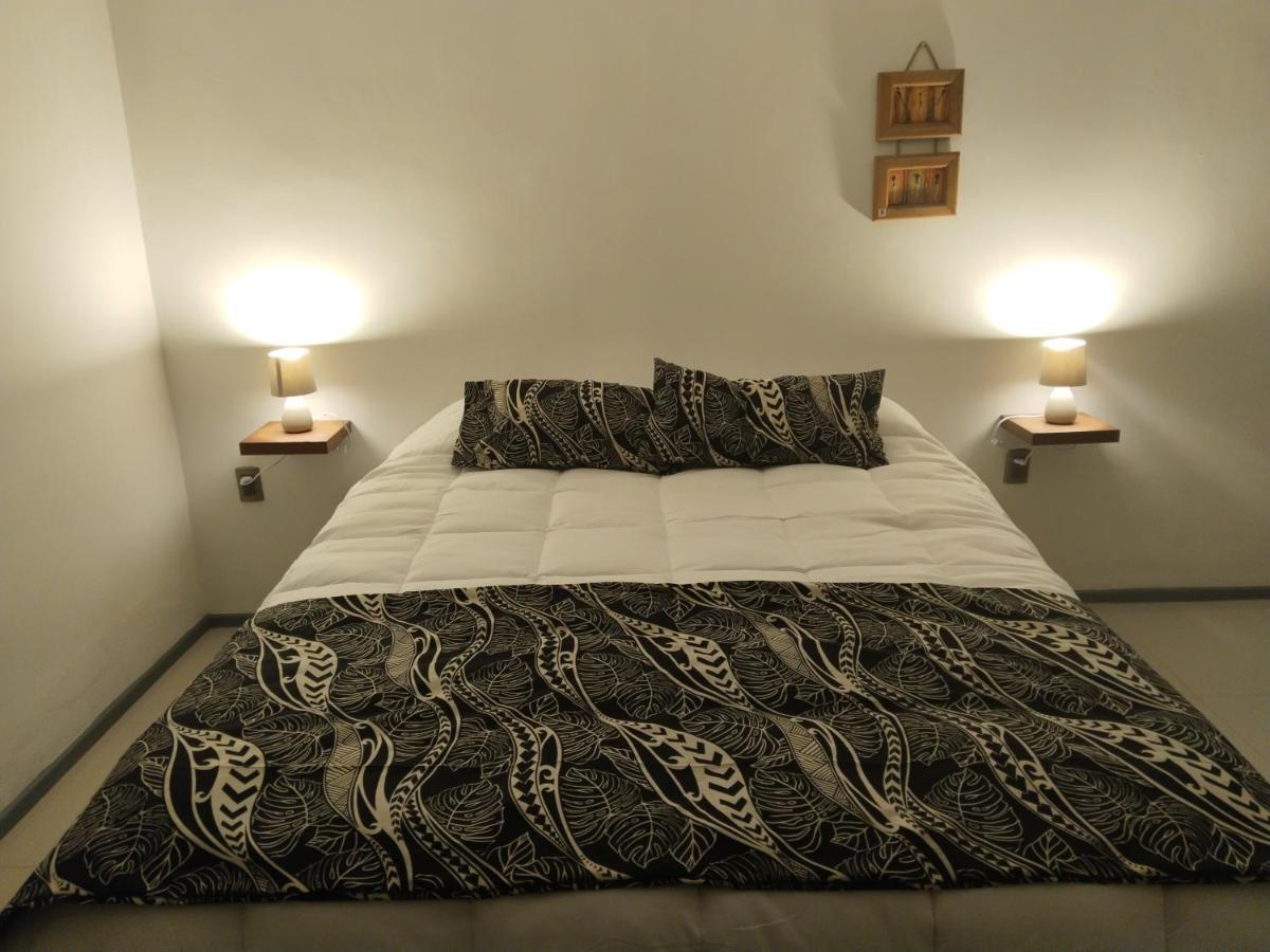 Hotel Hanau'Eepe Hanga Roa Exteriör bild